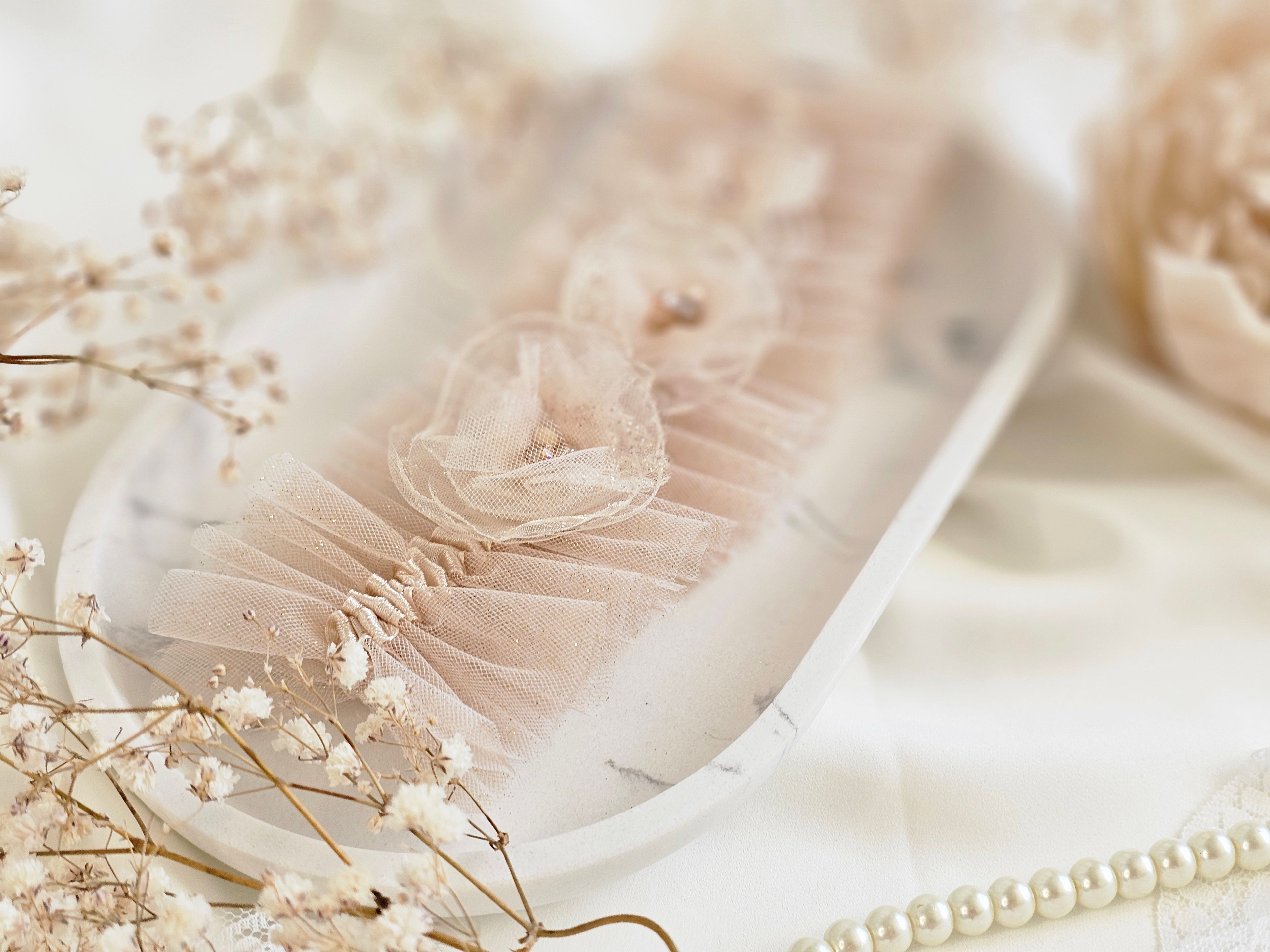 Podwiązka ślubna z kwiatami w 3 D