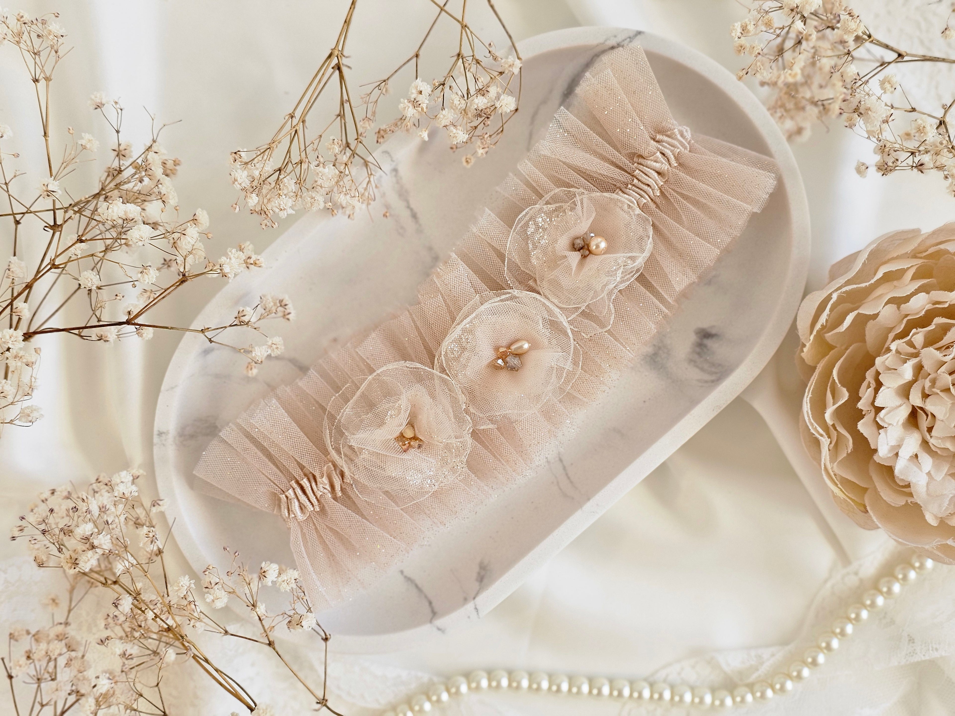 Podwiązka ślubna z kwiatami w 3 D