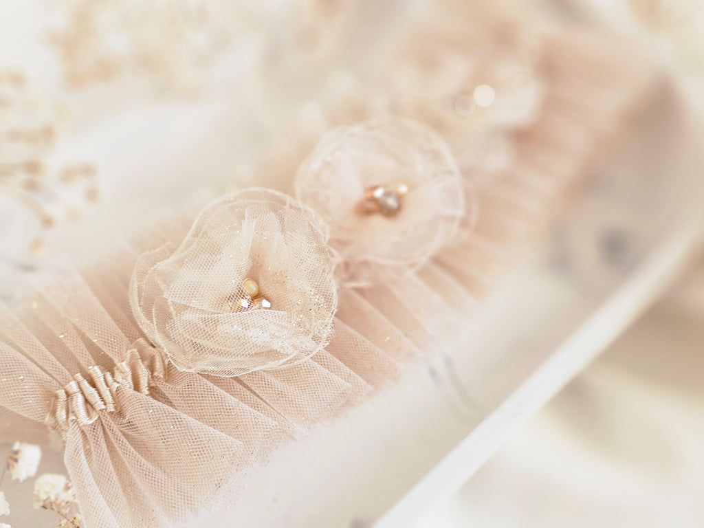 Podwiązka ślubna z kwiatami w 3 D